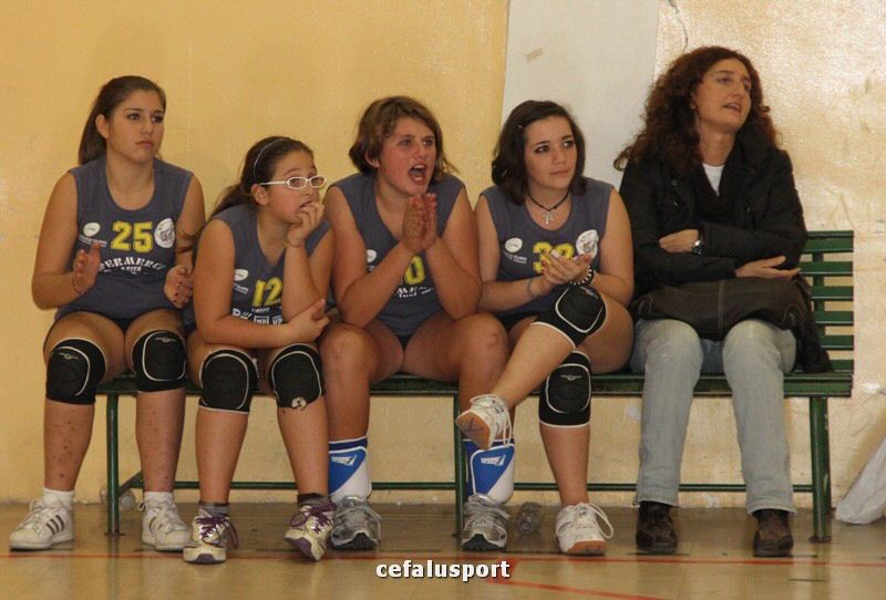 111116 volley 097y_tn.jpg
